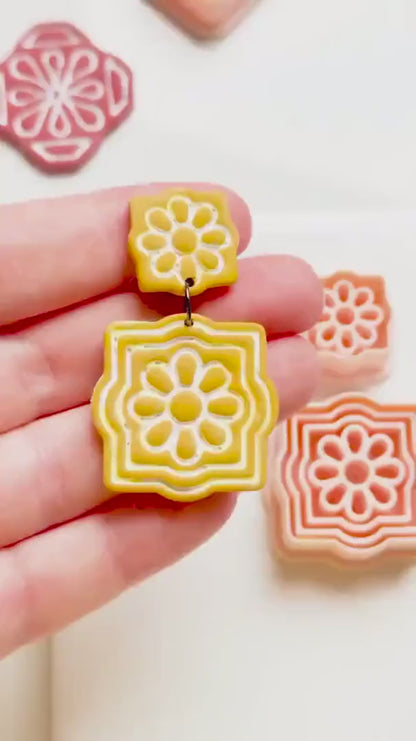 Floral Tile Square Clay Cutter Set with Daisy Pattern - Majolica Collection
